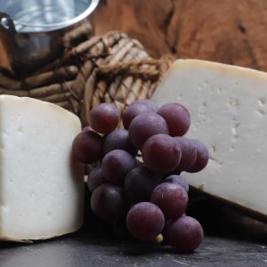 Queso de cabra semicurado natural