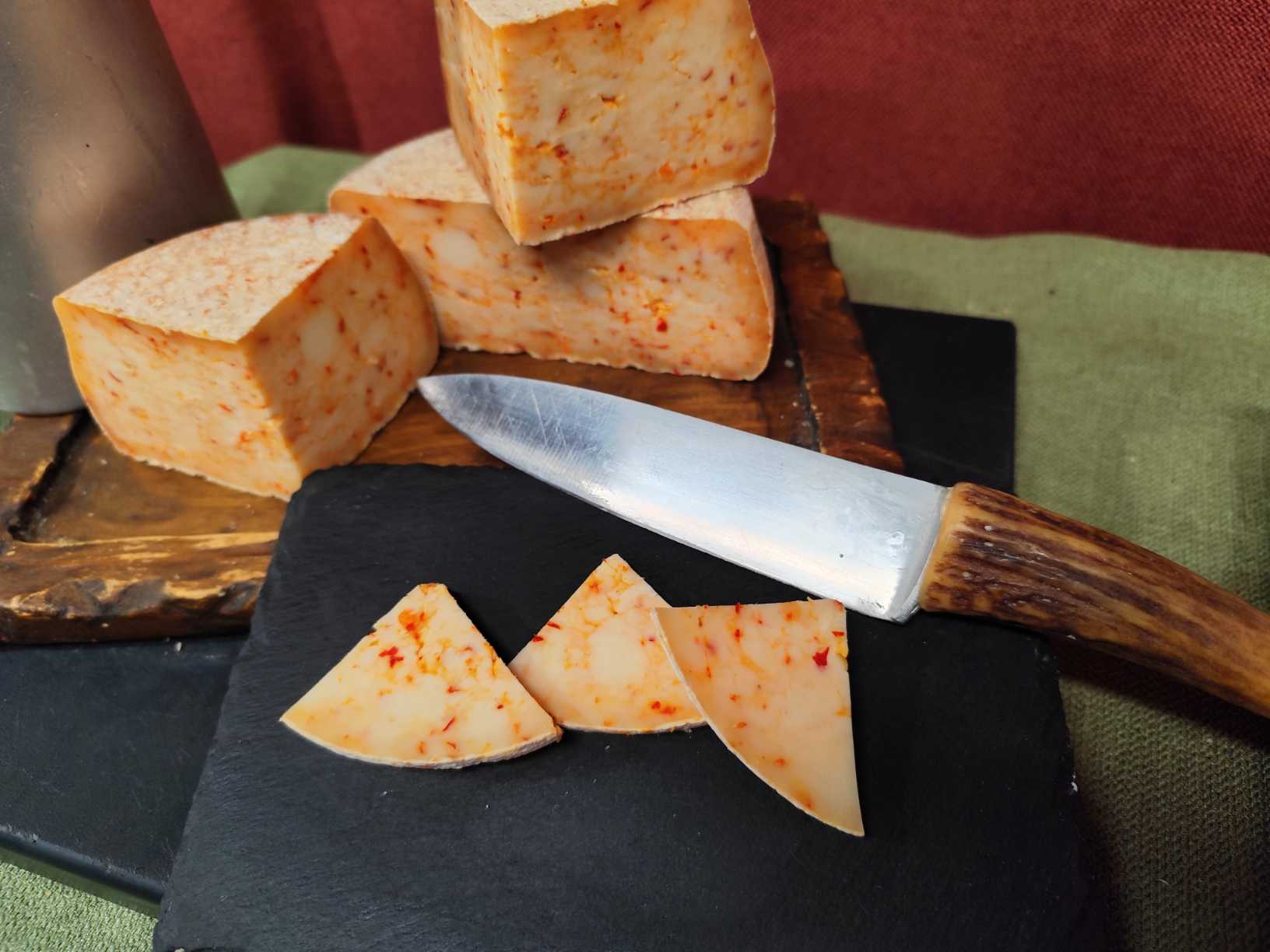 Queso de oveja madurado con chile picante - Imagen 3