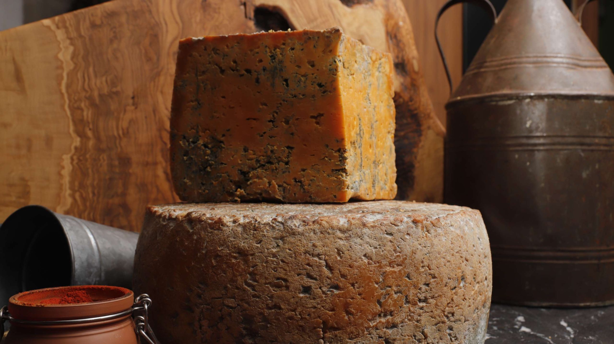 Queso de tres leches de Pría rojo