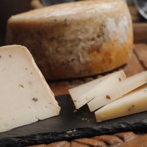 Queso de cabra madurado con trufa