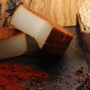 Queso de cabra semicurado con pimenton